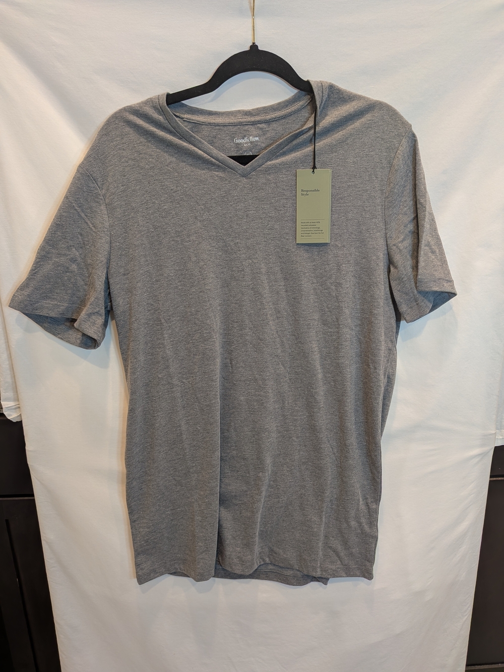 Goodfellow & Co Men's Gray V-Neck T-Shirt